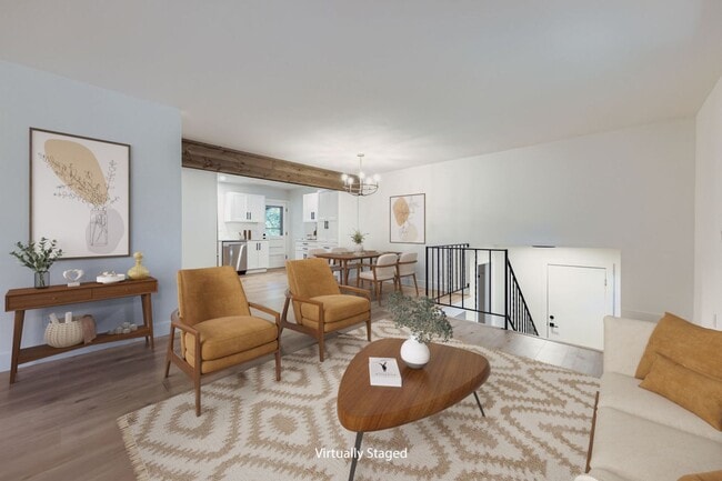 Building Photo - Recently Remodeled 4BD, 3BA Louisville Home