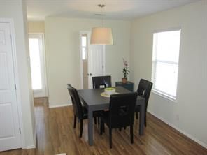 Foto del edificio - 504 Rolling Oak Dr