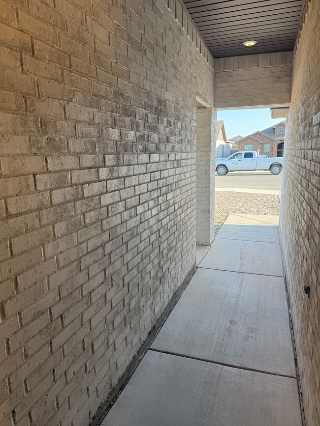 Entryway - 2409 Bastrop Ave