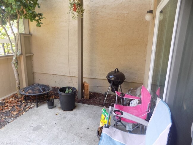 Building Photo - 5300 Ridgeview Cir