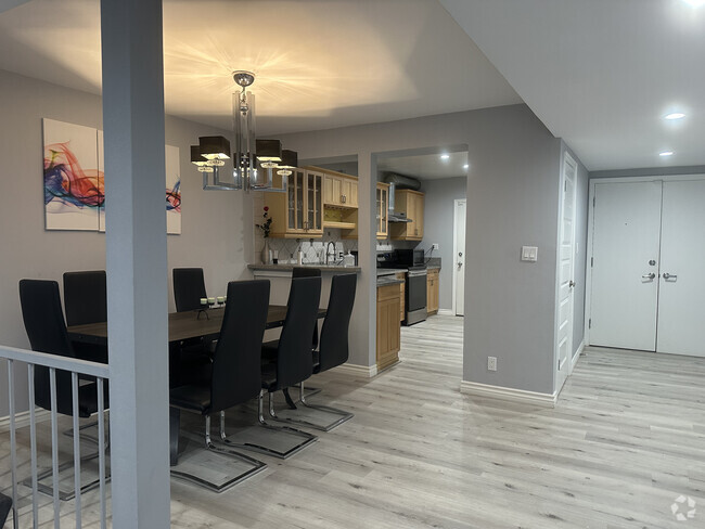 Building Photo - 4807 Woodley Ave