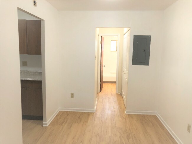 Foto del edificio - 6350 Forward Ave