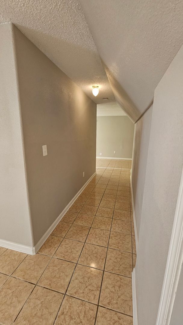 Foto del edificio - $2700 | 4BR/2.5BA | Pet Friendly House wit...