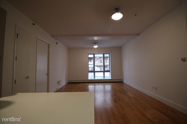 Foto del edificio - 589 Flushing Ave