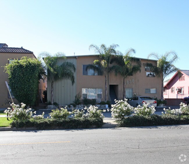 Building Photo - 6538 W Fountain Ave
