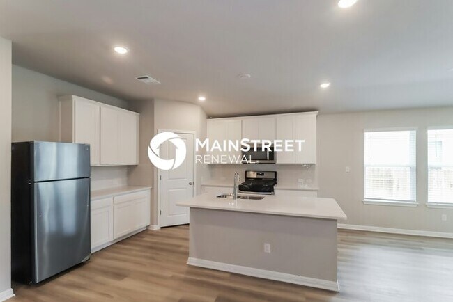 Building Photo - 3 Bedroom Pet-Friendly Home in Hutto, TX with Main Street Renewal