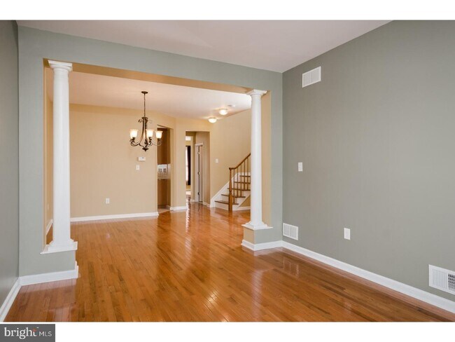 Building Photo - 40 Kennedy Ct