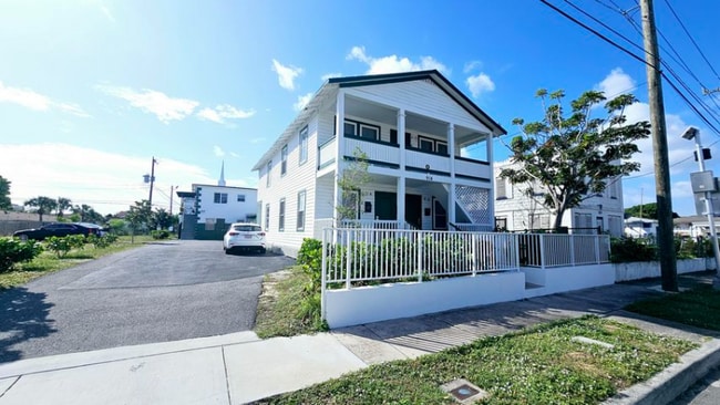 Photo - 914 10th St Townhome