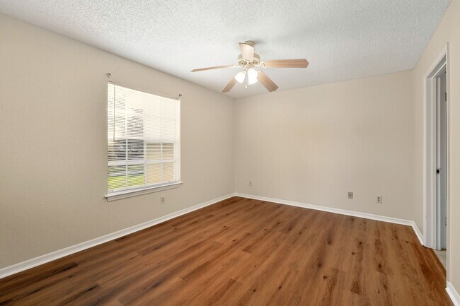 Foto del edificio - 1039 S Hiawassee Rd