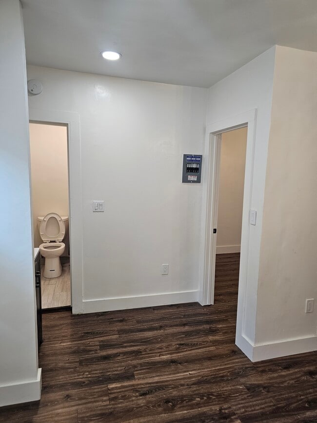 Building Photo - 1423 Coronado Ave