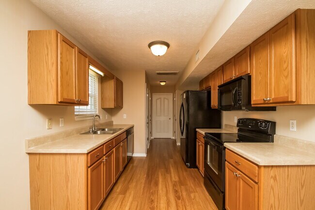 Building Photo - 1611 St Andrews Dr