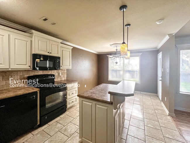 Building Photo - 45 Castleton Dr