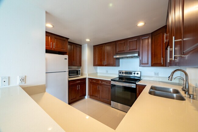 Cocina - 2160 Century Park E