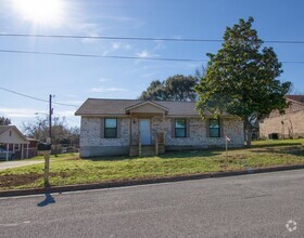 Building Photo - 813 W Mansfield St