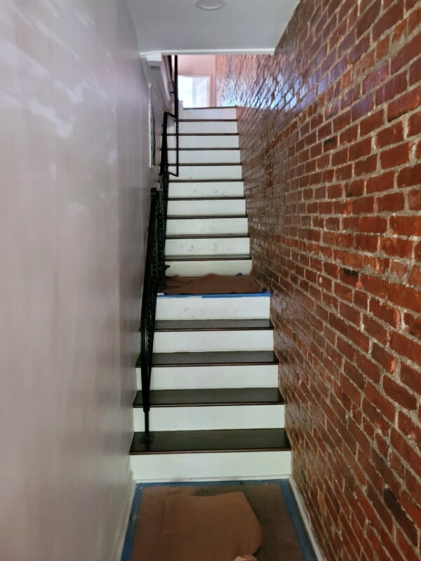 Building Photo - 705 S 52nd St