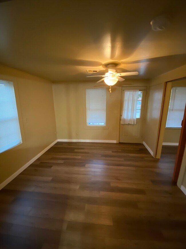 Foto del edificio - (1-2) Bed in Blanchard w/ Storm Shelter! A...