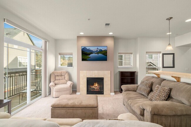 Foto del edificio - Prime Tanabourne Townhome! Open Floor Plan...