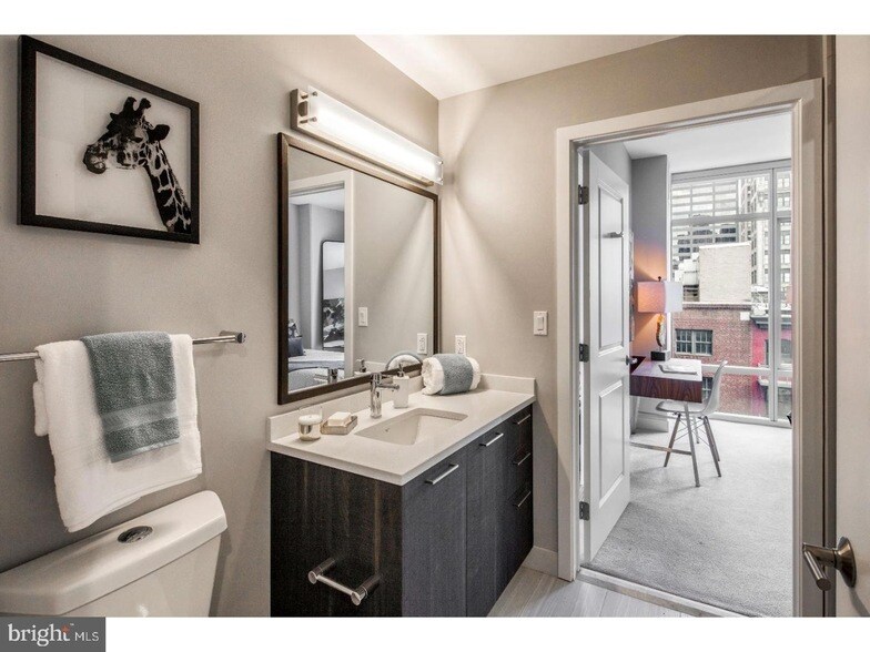 Primary Photo - 1213 Walnut Street Unit 1B-1611