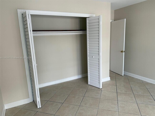 Foto del edificio - 2420 SE 17th St