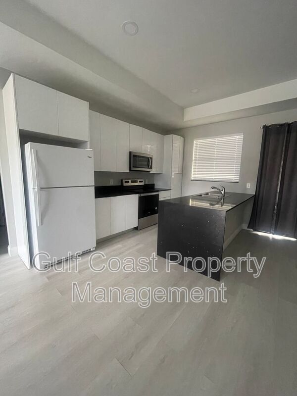Building Photo - 125 Greenbriar Blvd