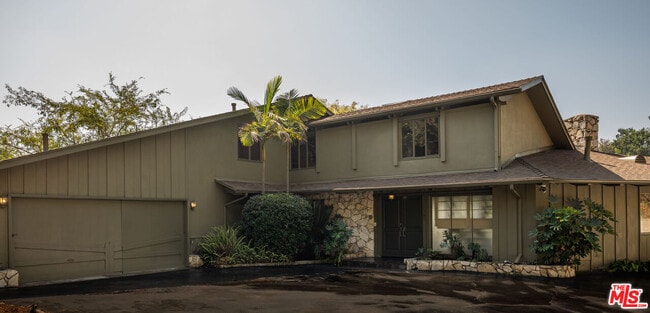 Building Photo - 1365 N Wetherly Dr