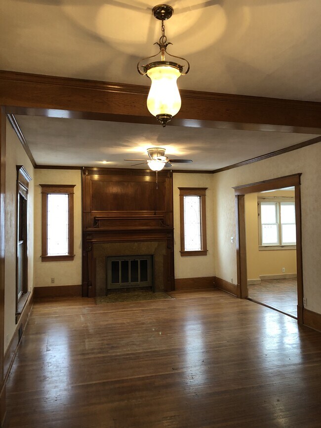 Building Photo - 305 W Virginia Ave