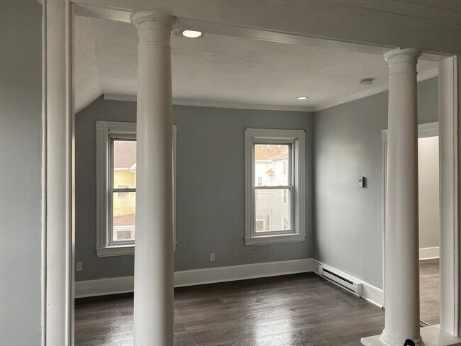 Living room / Dining room - 534 William St