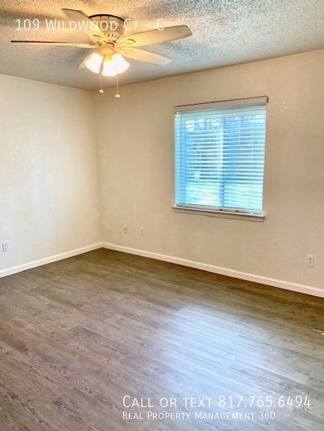 Foto del edificio - 109 Wildwood Ct