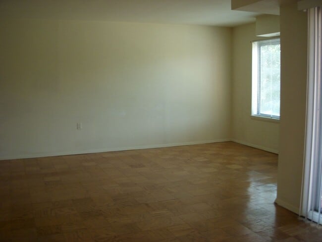 Foto del edificio - Country Club 1 Bedroom Condo