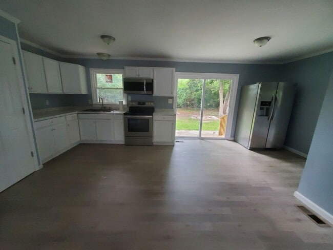 Building Photo - 972 Comet Cir