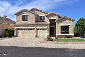 Building Photo - 768 E Irma Ln