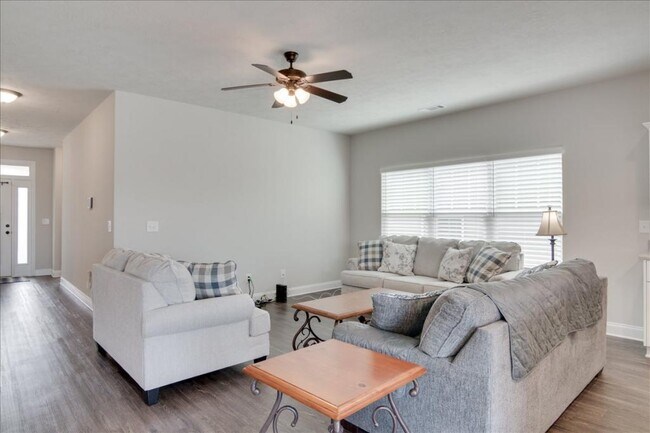 Building Photo - 8089 Cozy Knoll