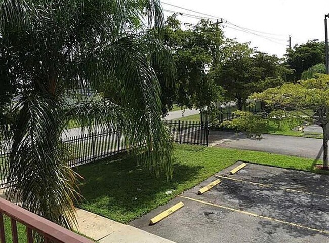 Foto del edificio - 1290 NE 119th St