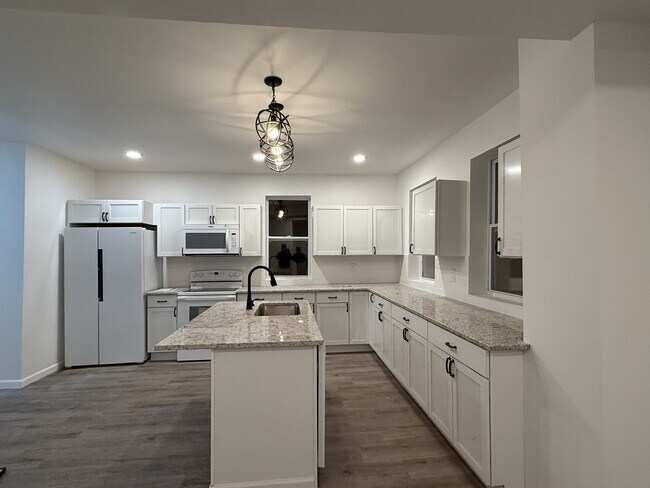 Foto del edificio - 5044 S Old 3C Rd