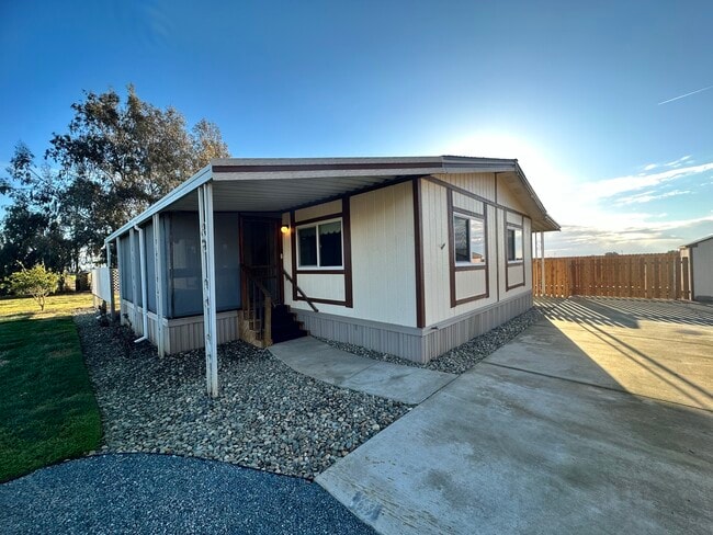 Building Photo - 34636 Rd 140