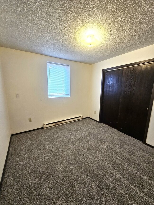 Building Photo - 747 Glenarm St