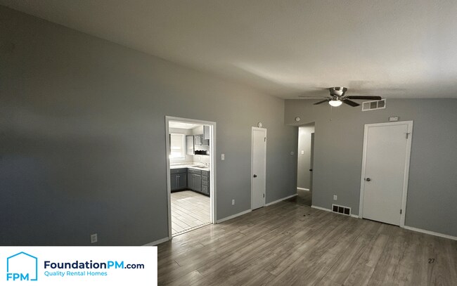 Building Photo - 5039 Colewood Ave