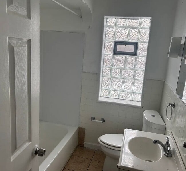 Foto del edificio - 3 bedroom bungalow~~