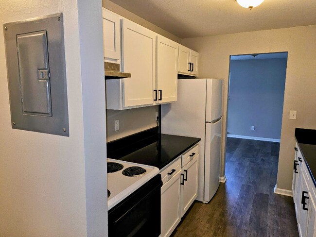 Foto del edificio - 5856 Highview Dr
