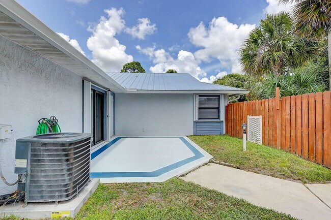 Foto del edificio - 2906 SW Port St Lucie Blvd