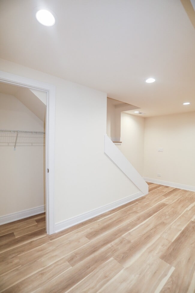 Foto del edificio - 2342 N Lawndale Ave