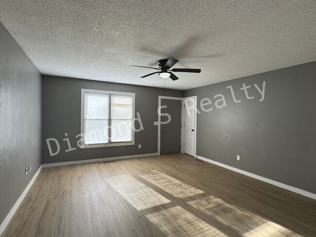 Foto del edificio - 1505 W Rainey St