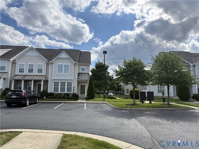 Foto del edificio - 8049 Ellendale Dr