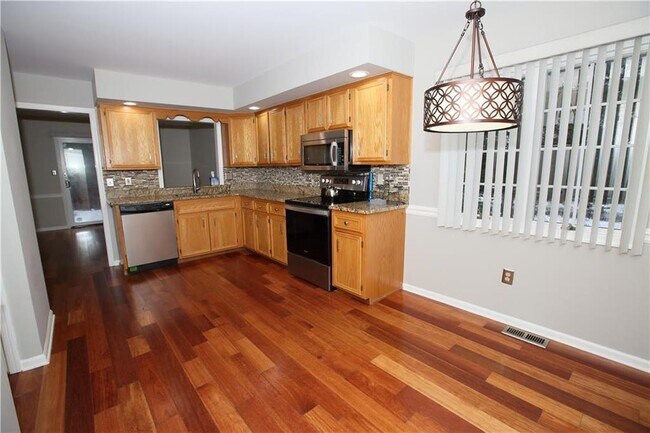 Foto del edificio - 2830 Linden St