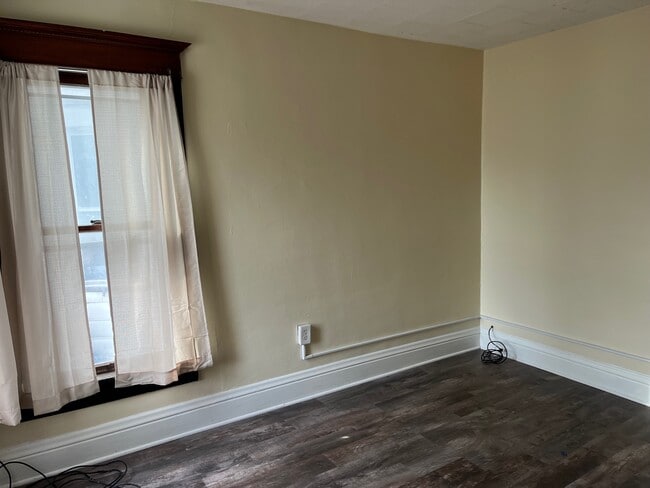 Foto del edificio - 723 W 5th St