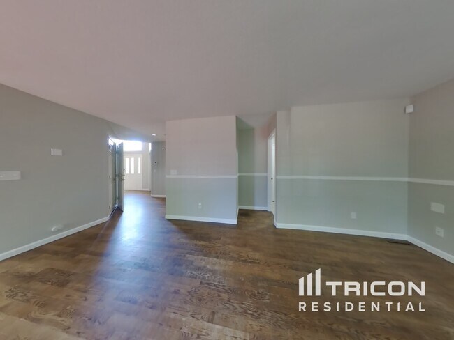 Foto del edificio - 700 Rochelle Cir