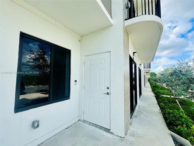 Foto del edificio - 14546 SW 260th St