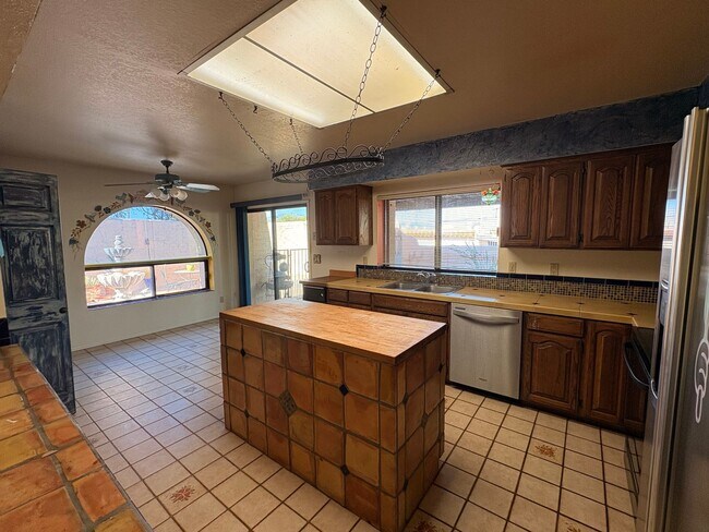 Foto del edificio - 3 Bed 2 Bath Historic Southern Home
