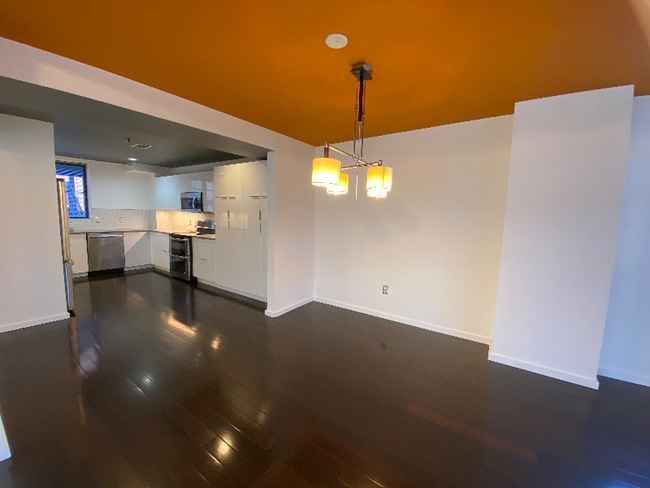 Building Photo - 930 Acoma St