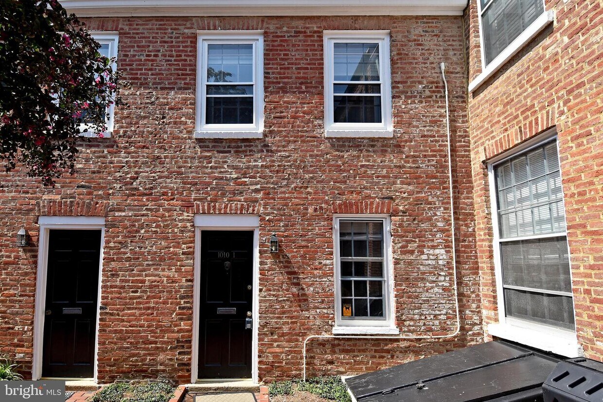 Primary Photo - 1010 Prince St
